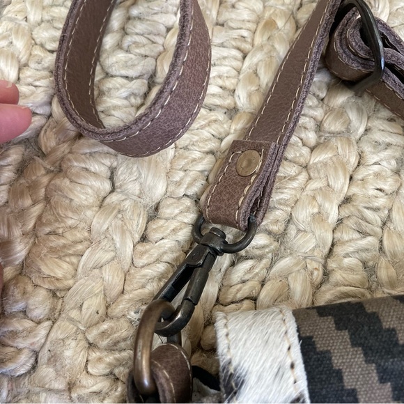 Mayra crossbody purse bag cow calf hair trim Aztec print leather accents - Picture 9 of 10